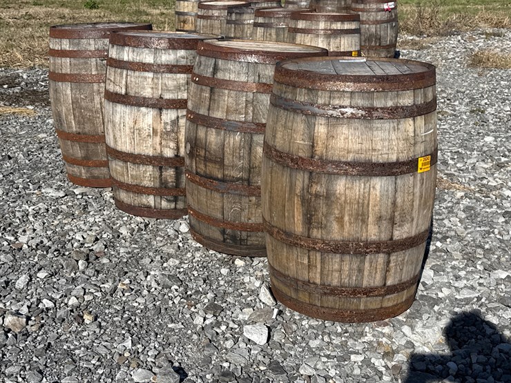 #28243-•-lot-of-(4)-whiskey-barrels-inv#-28243-image-2