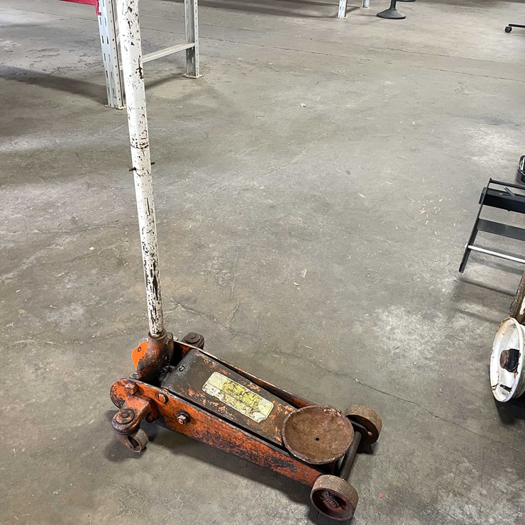#8517 • (2) Ton TRV Lift Floor Jack (CW)