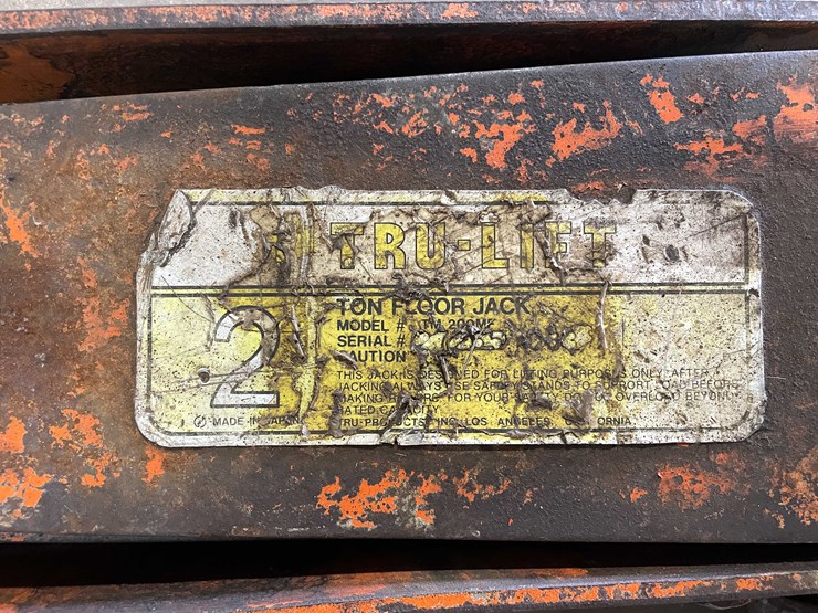 #8517-•-(2)-ton-trv-lift-floor-jack-(cw)-image-5