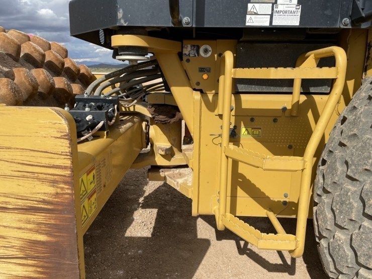 2018-caterpillar-cp56b-image-14