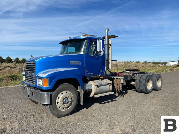 1995-mack-ch613-image-1