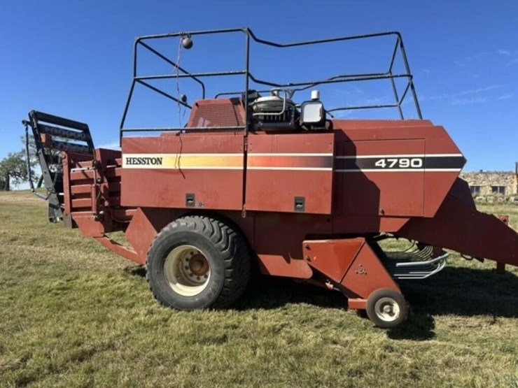 hesston-4790-image-1