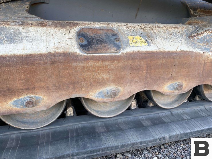 2021-takeuchi-tl12-image-32