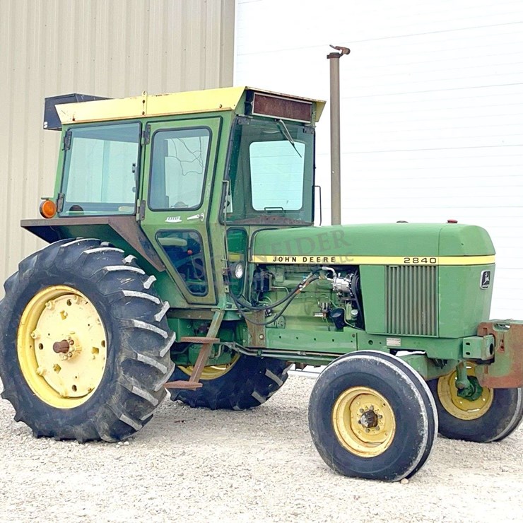 JOHN DEERE 2840