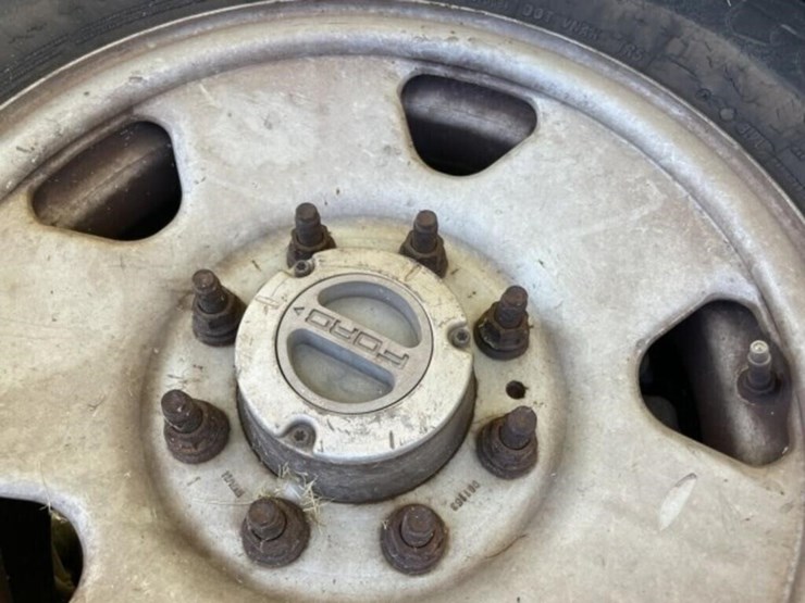 2010-ford-f250-xl-image-5