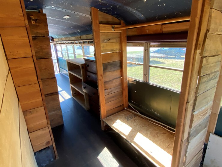 #20-•-#118-•-thomas-school-bus---rv-conversion-image-17