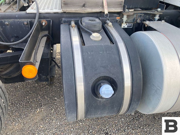 2013-kenworth-t800-image-42