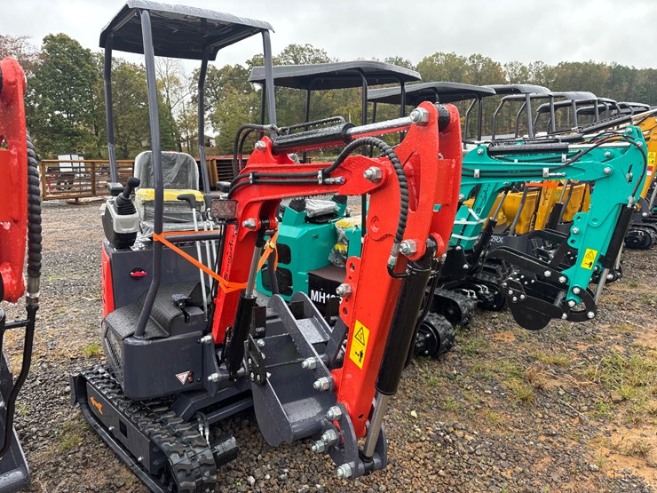 #6-•-cfg-industrial-mx15rx-mini-excavator-image-1