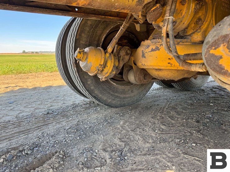 1969-mack-boom-truck-image-21