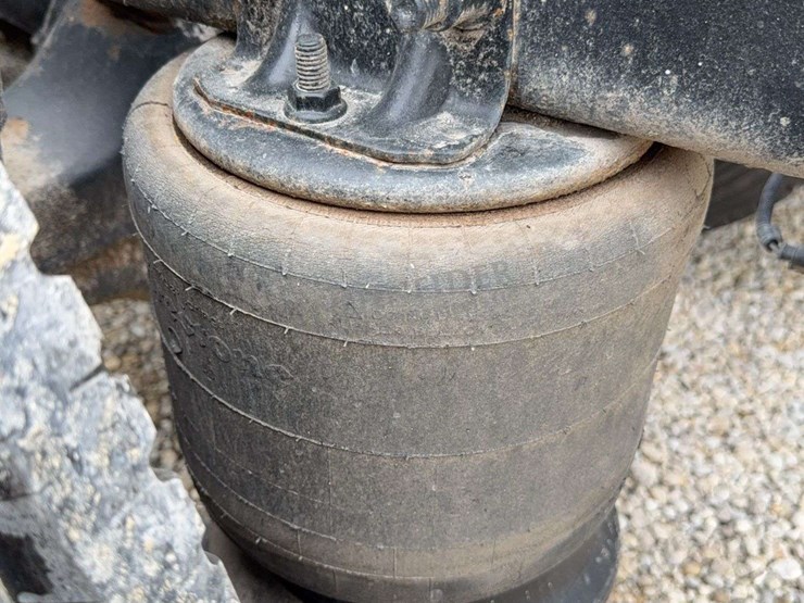 2012-freightliner-cascadia-113-image-85