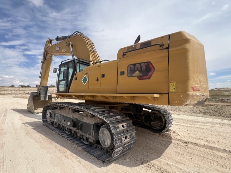 2021-caterpillar-395-image-3
