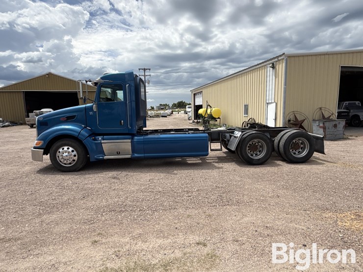 2009-peterbilt-386-image-8