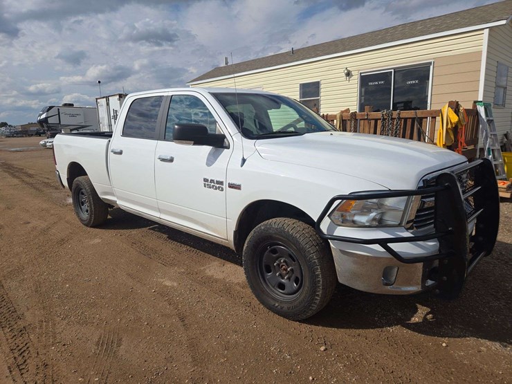 2013-ram-1500-slt-image-2