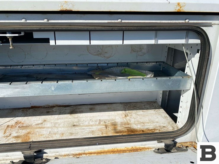 2013-chevrolet-silverado-3500-image-18