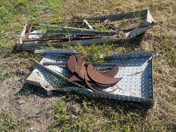 #137-•-misc-lot-of-assorted-items-image-2