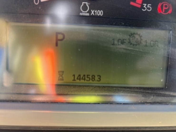 2017-caterpillar-d8t-image-51