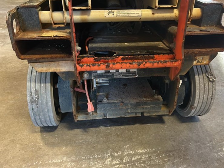 2018-jlg-1932r-image-11