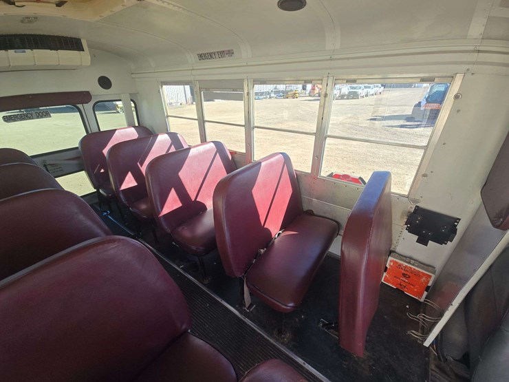 2002-chevrolet-g30-image-12