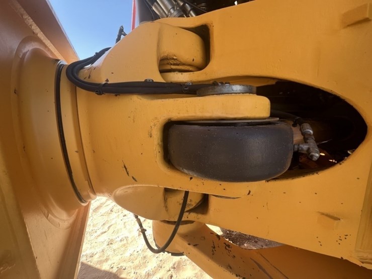 2020-volvo-a60h-image-39