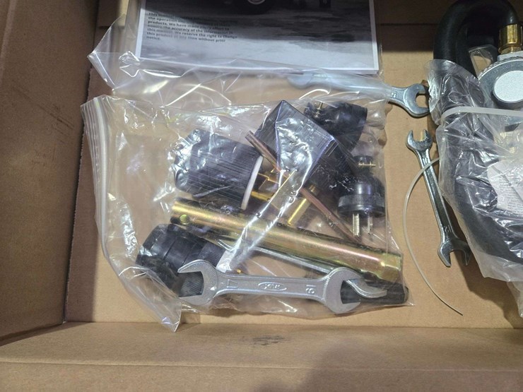 new/unused-duro-max-dual-fuel-xp12000hx-portable-generator-image-15