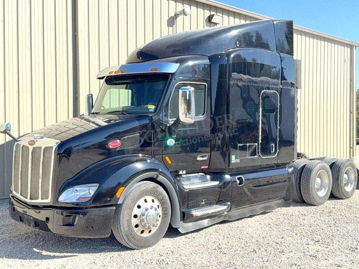 2017-peterbilt-579-image-2