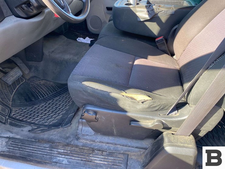 2013-chevrolet-silverado-3500-image-31