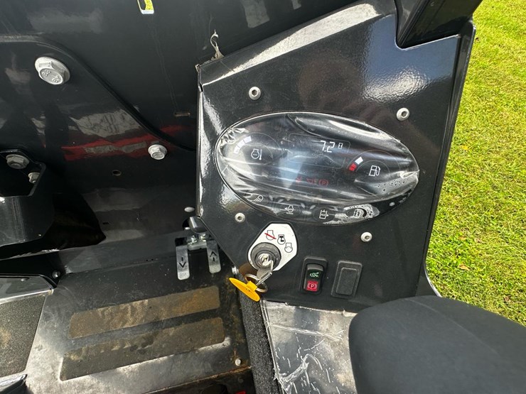 2024-bobcat-l23-image-6