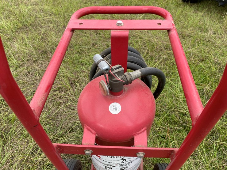 #74-•-#150-•-industrial-fire-extinguisher-with-hose-image-5