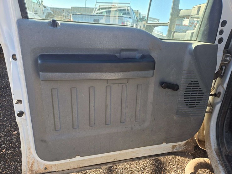 2012-ford-f350-image-13