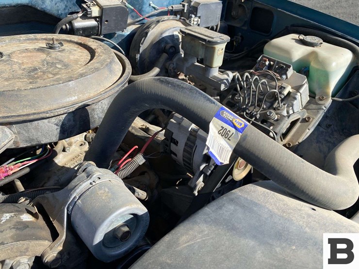 1993-gmc-suburban-image-36