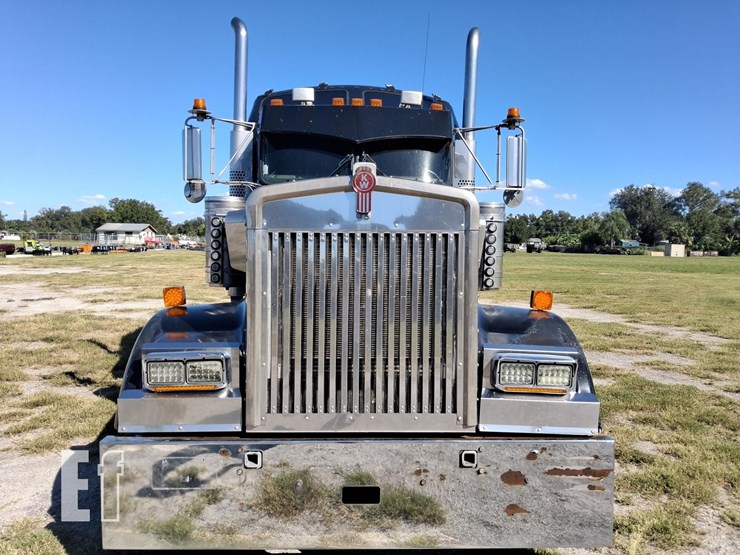 2005-kenworth-w900-image-2