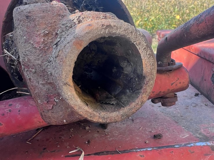 new-holland-s717-image-9