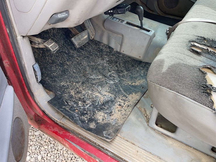 1999-chevrolet-2500-image-28