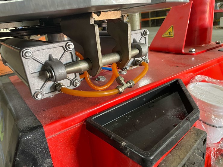 #8524-•-tire-changer-(e)-image-48