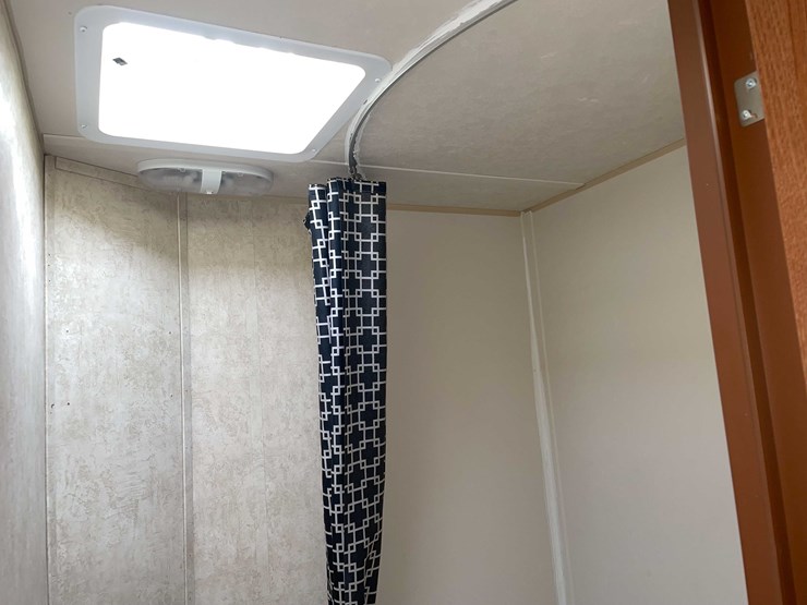 #1378-•-2015-salem-cruise-lite-camper-(no-title)-(of)-image-61