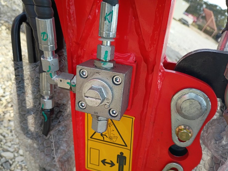 #l57-005-•-2025-tpm-16-mini-excavator-(gasoline)-image-19