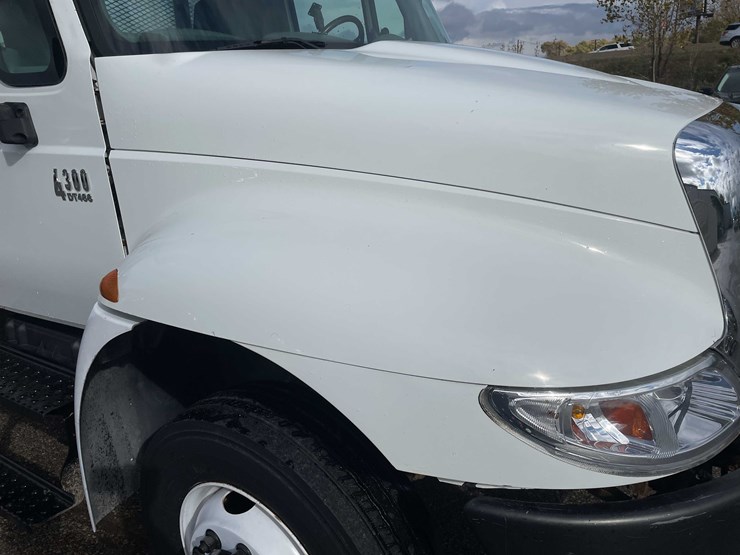 2003-international-durastar-4300-image-15