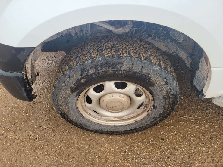 2017-ford-f150-xl-image-13