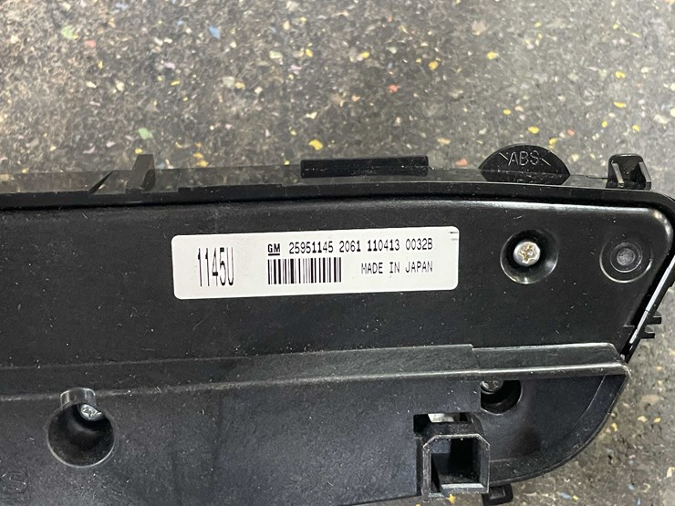 #8600-•-buick-climate-controls-(pr7)-image-6
