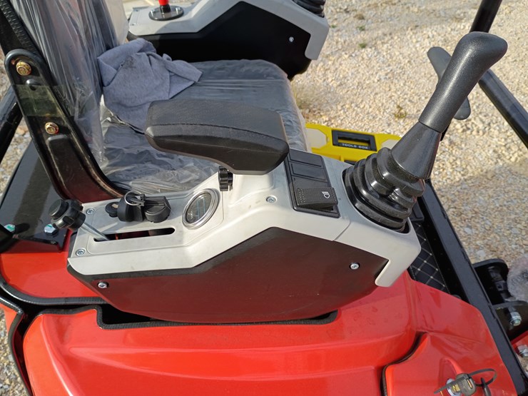 #l57-004-•-2025-tpm-16-mini-excavator-(gasoline)-image-13