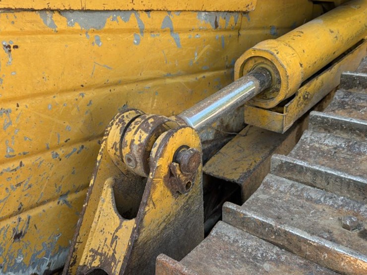 caterpillar-d4h-image-45