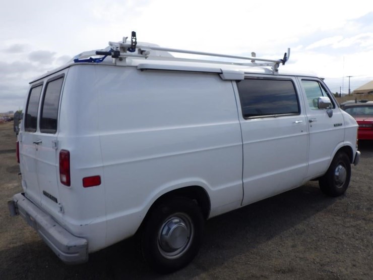 1991-dodge-ram-350-image-3