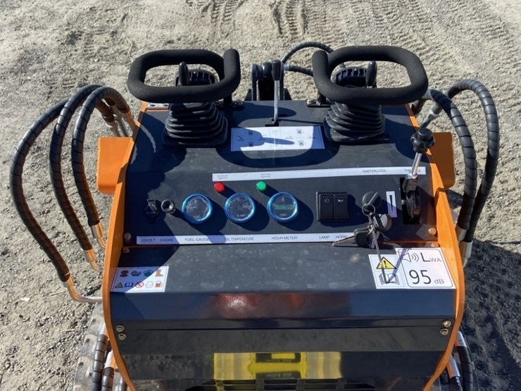 2025-kylin-ky380-mini-compact-track-loader-image-11