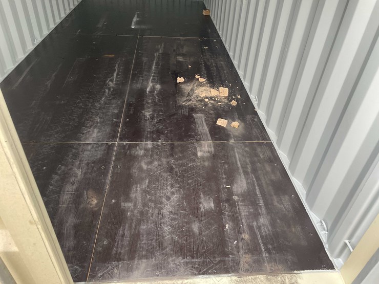 #1385-•-20'-shipping-container-(of)-image-28