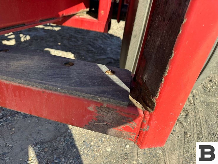 morris-pro-ag-hd4sr-bale-stacker-image-18