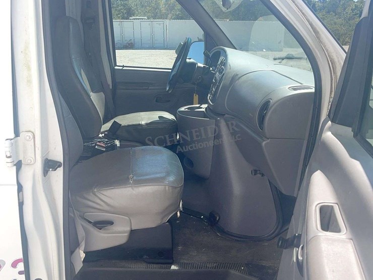 1998-ford-e150-image-35