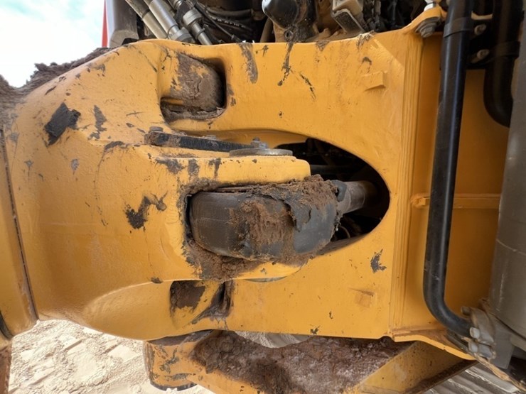 2020-volvo-a60h-image-24