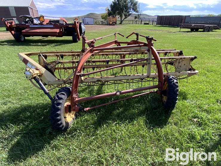 new-holland-12'-rakes-image-13