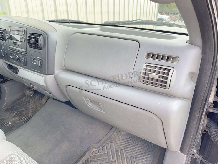 2006-ford-f350-image-43