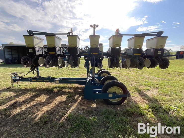 2009-kinze-3500-image-8